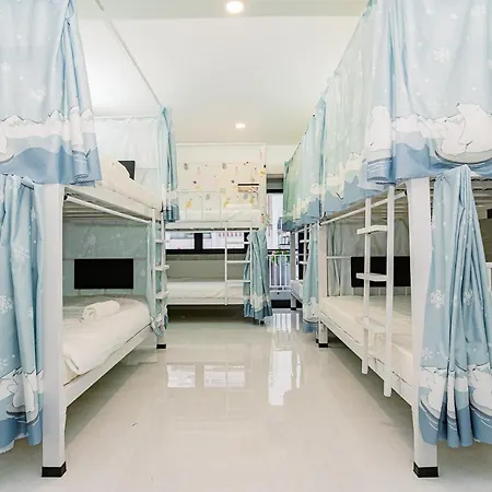 Aloha Saigon Premium Hostel By Local Travel Experts - Newly Opened, Less-Touristy Location, Spacious Rooms, Glass Shower Bathroom, Free Breakfast & Walking Tour Ho Chi Minh City Exterior photo